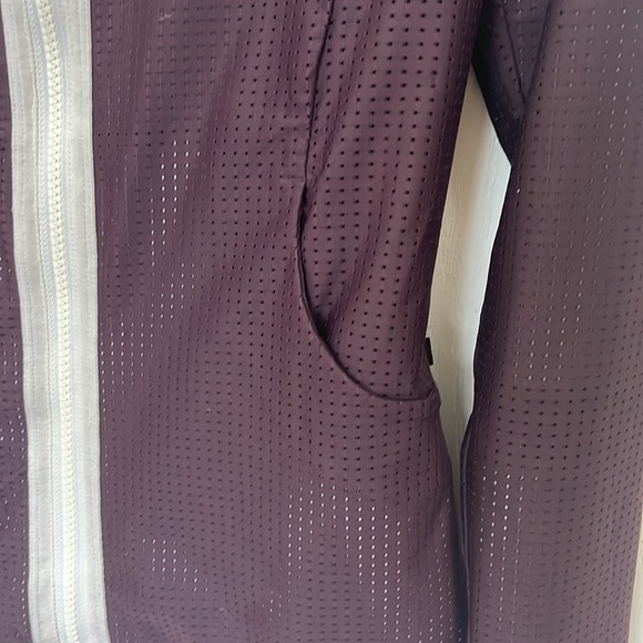 LULULEMON | Burgundy Find Your Bliss Reversible Jacket - sz 4 - Picture 9 of 13